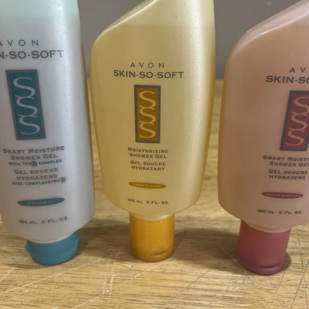 Avon Skin So Soft Soft & Sensual Original Moisturizing‎ Shower Gel 5oz~NOS Hang